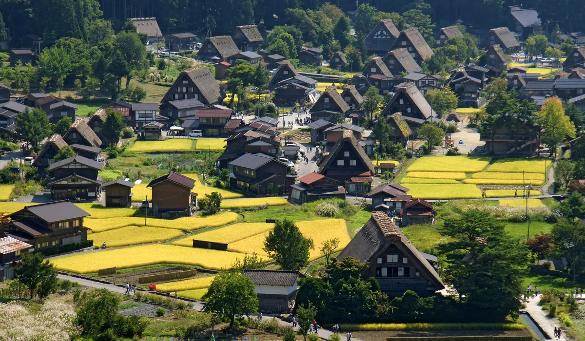 Gassho-zukuri farmhouses in Ogimachi, Shirakawa-go
