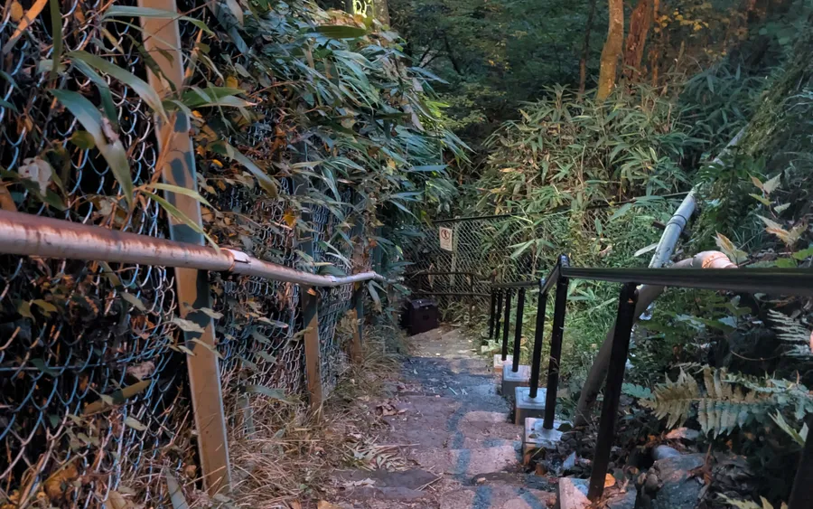 Walking path in Gora town, Hakone