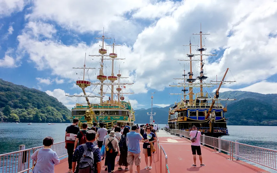 Lake Ashi pirate ship cruise, Hakone