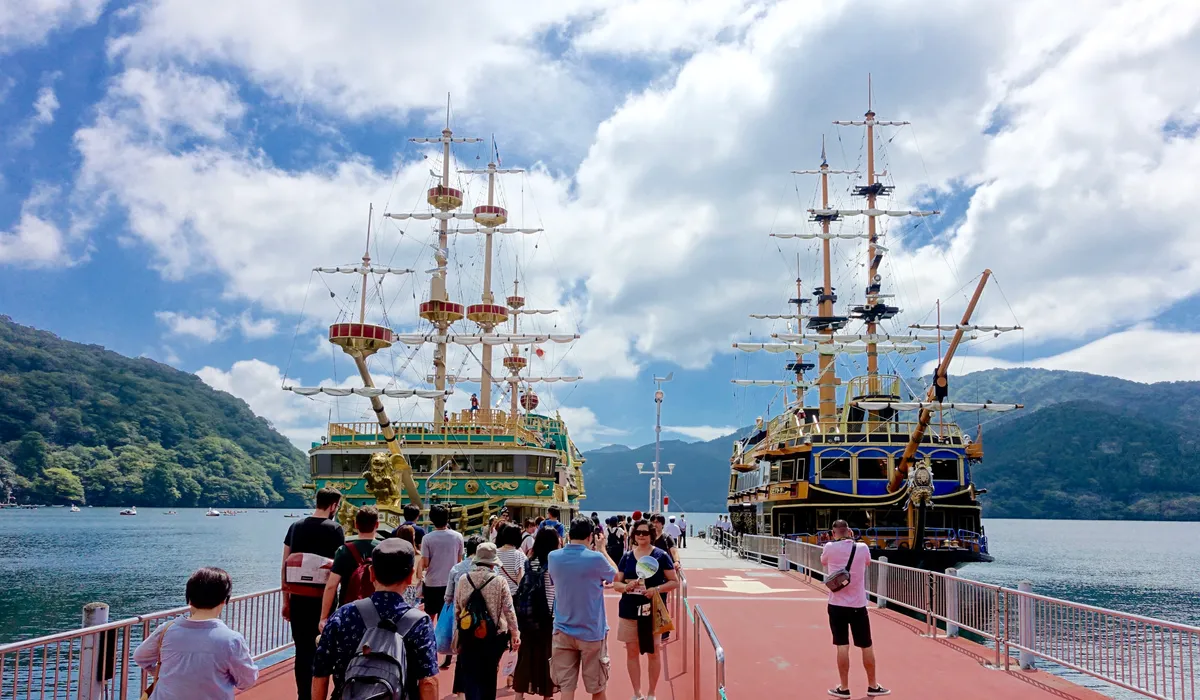 Lake Ashi pirate ship cruise, Hakone