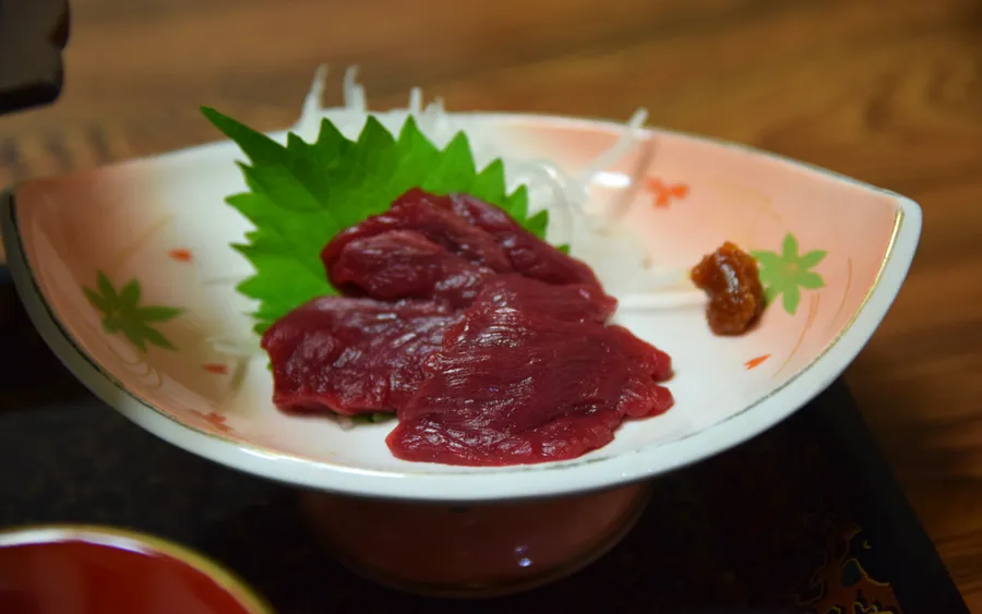 Horse meat sashimi (basashi)