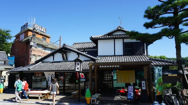 Tsuen Tea House beside Uji Bridge, Kyoto