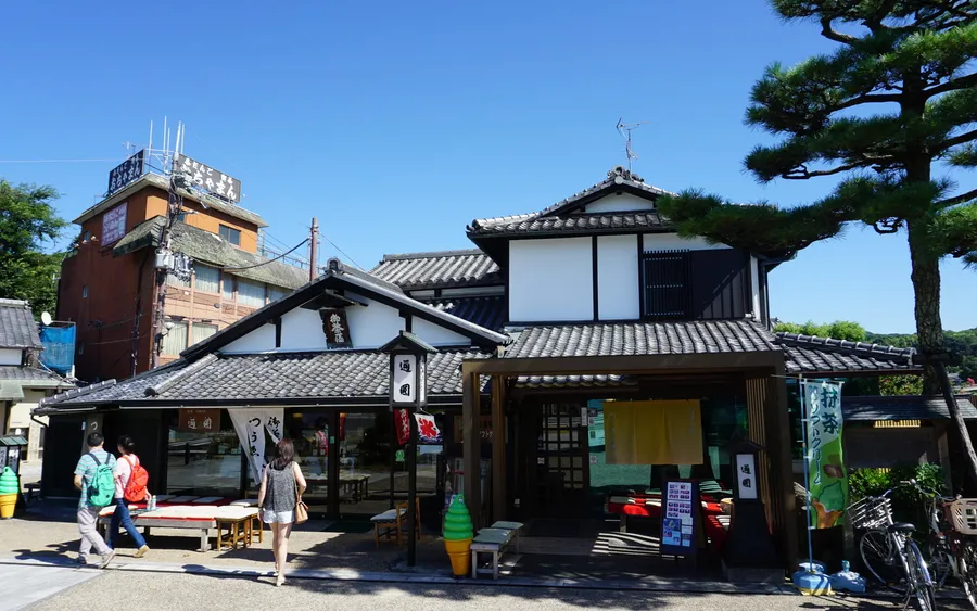 Tsuen Tea House beside Uji Bridge, Kyoto