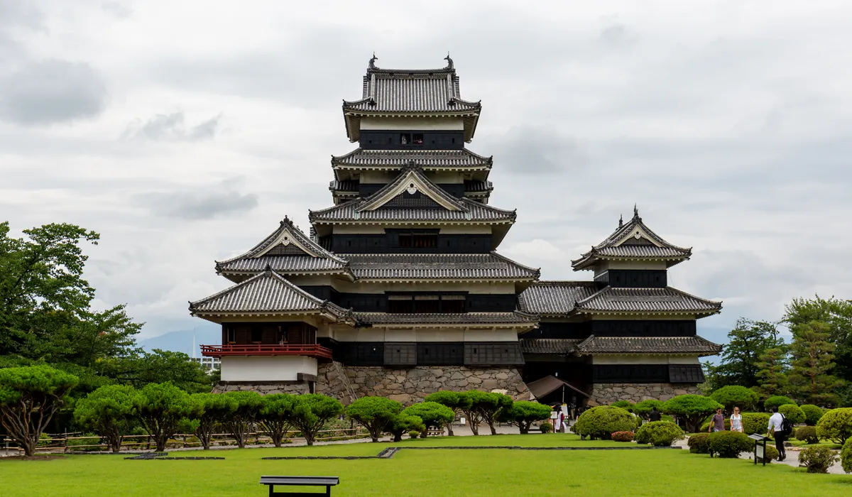 Matsumoto Castle ("Crow Castle")