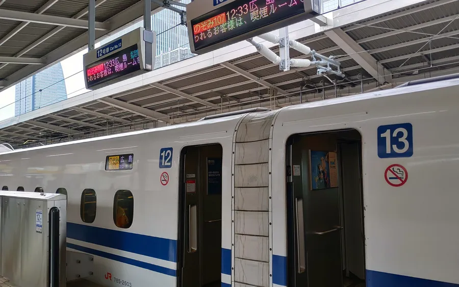 N700 Series "Nozomi" at Nagoya Station